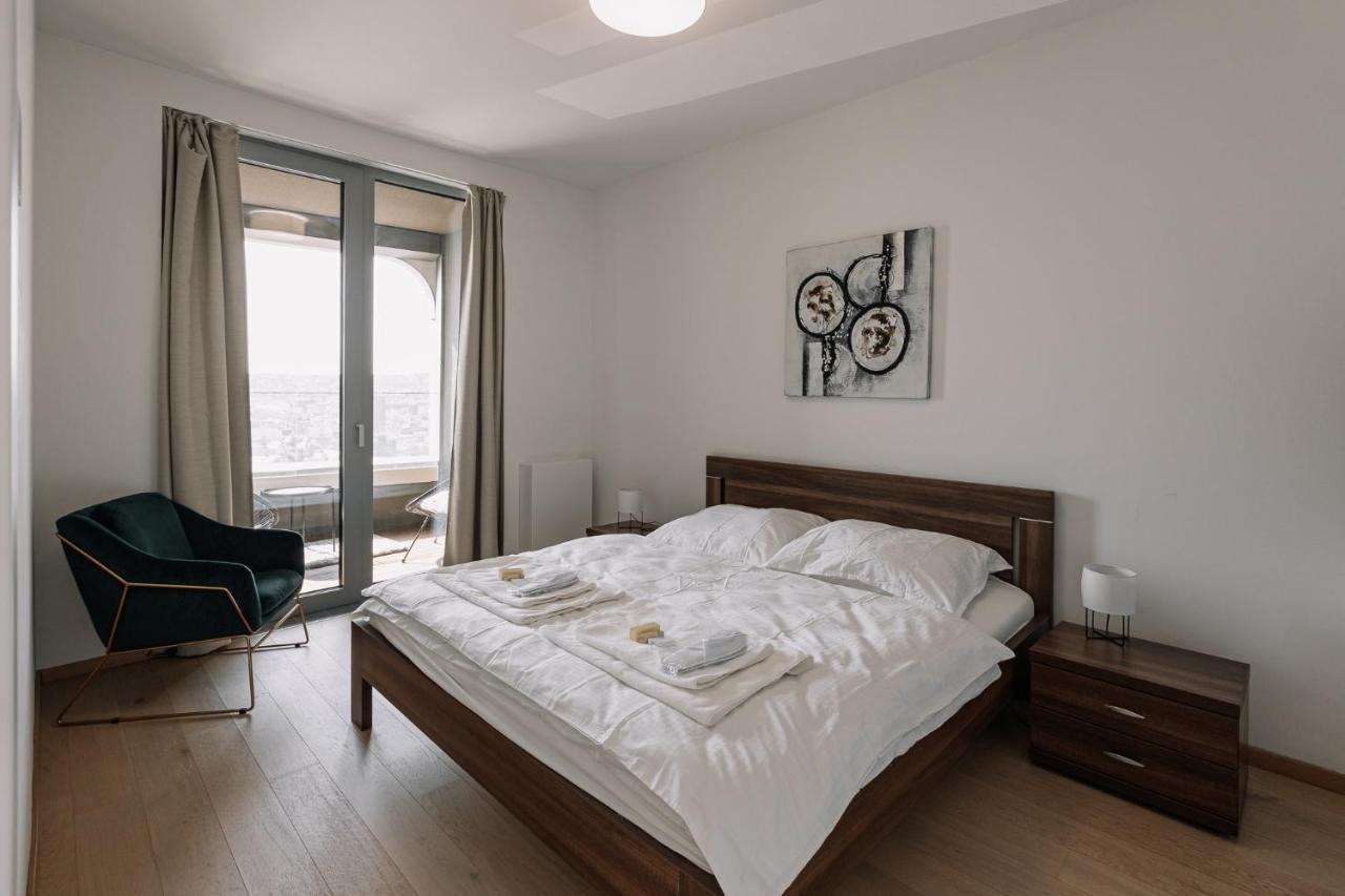 Skau Blue Residence In Sky Park 21 Floor 2 Tower Panoramic View Free Parking Bratislava Bagian luar foto