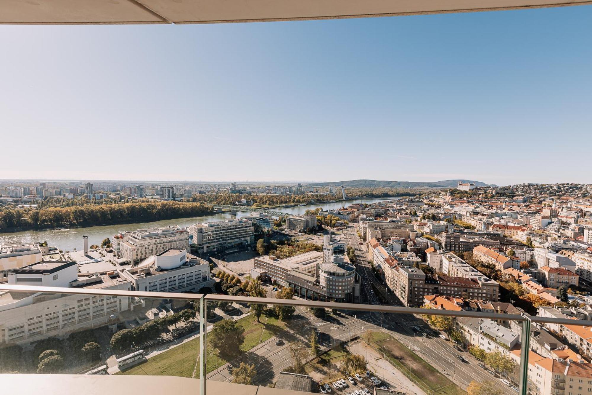 Skau Blue Residence In Sky Park 21 Floor 2 Tower Panoramic View Free Parking Bratislava Bagian luar foto